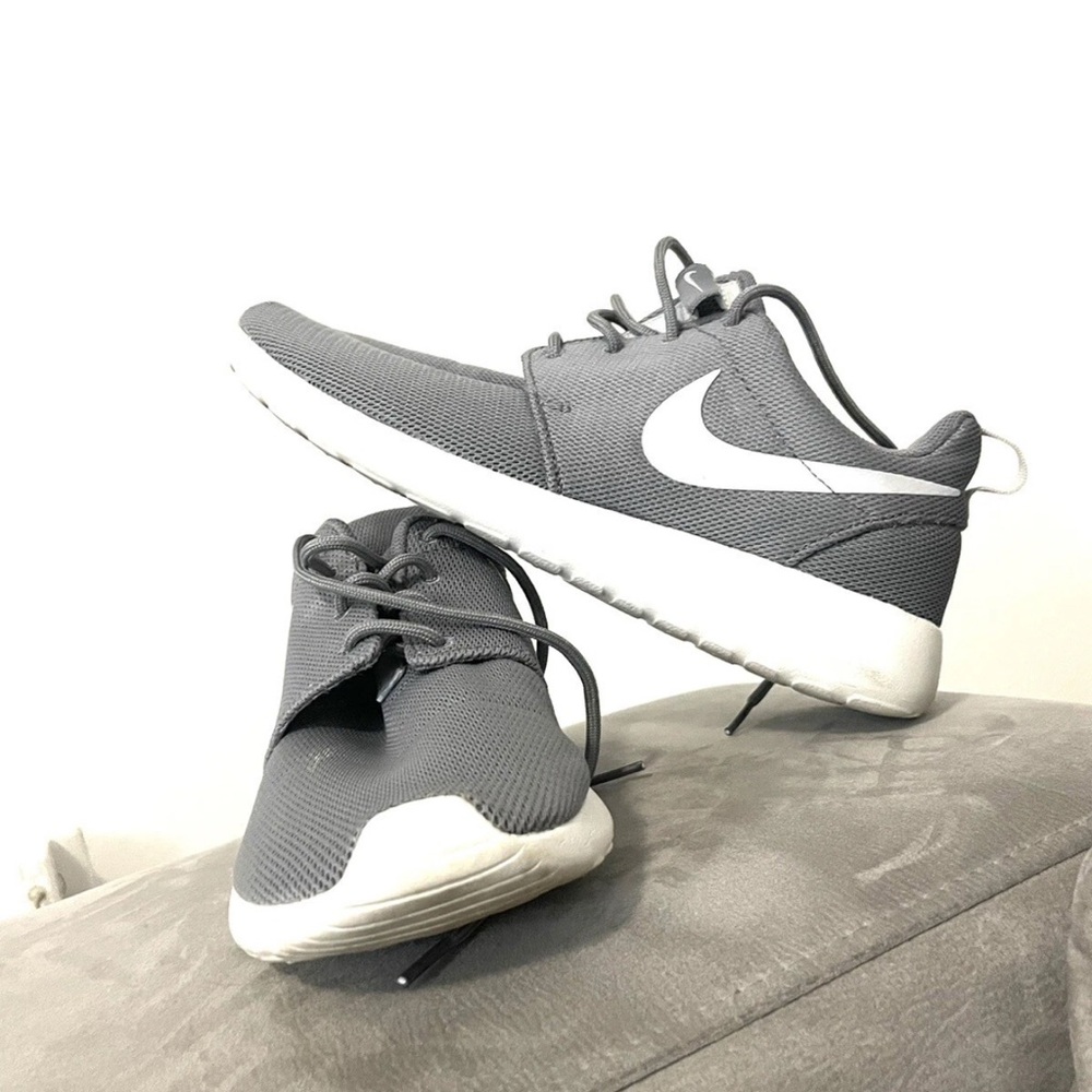 Nike Roshe One Athletic Running Shoes Wolf Grey  Women’s Size 8.5